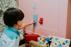 Furniture Little Mouse Door-Sam & Julia -The Toy Maven Shop daml5202015 5