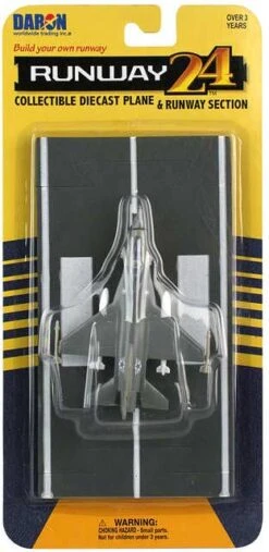 RUNWAY24 F-16 Military-Daron WWT