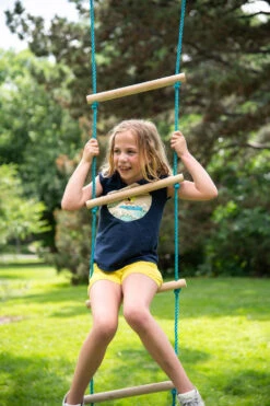 Climbing Rope Ladder 7ft-Hape 5 Climbing Rope Ladder 7ft-Hape -The Toy Maven Shop hape847120 3